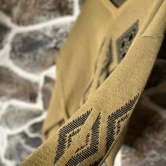 VINTAGE sweater - Picture 2 of 3